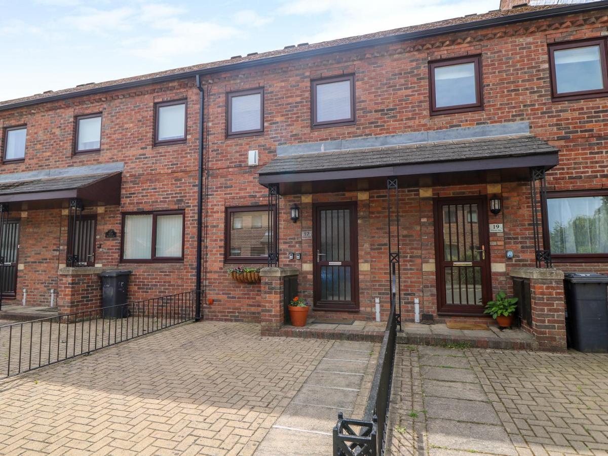 Villa 17 Fewster Way York Esterno foto